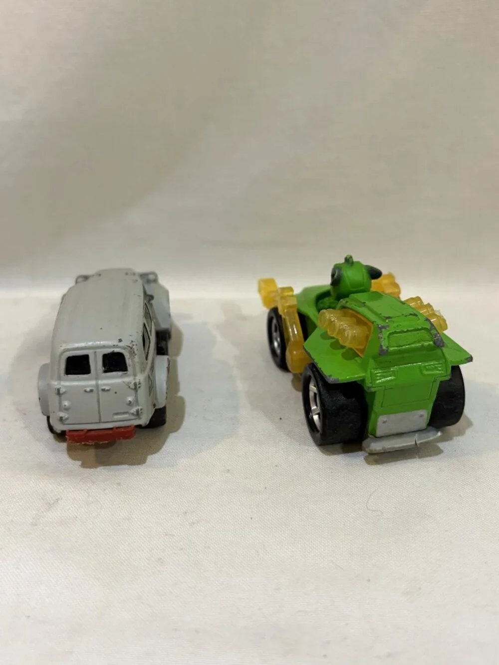 Set of 2 Miniature Vehicle Models Matchbox Jungle Crawler & Paw Patrol Mighty